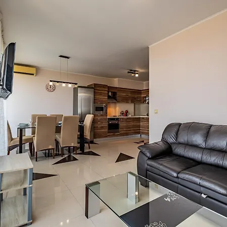 아파트 Luxury 2 Bedroom With Sea View *