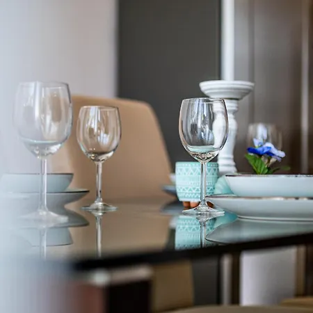 Appartement Luxury 2 Bedroom With Sea View *