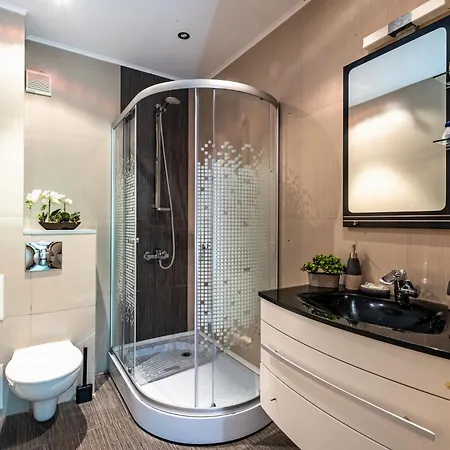 Lejlighed Luxury 2 Bedroom With Sea View *